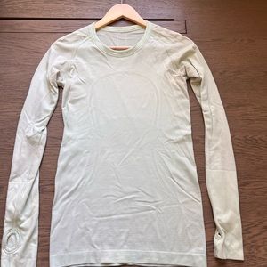 Lululemon Swiftly Tech Long Sleeve Shirt Size 6